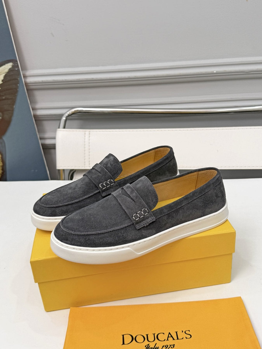 Doucal's Contrast-Sole Slip-On Shoes